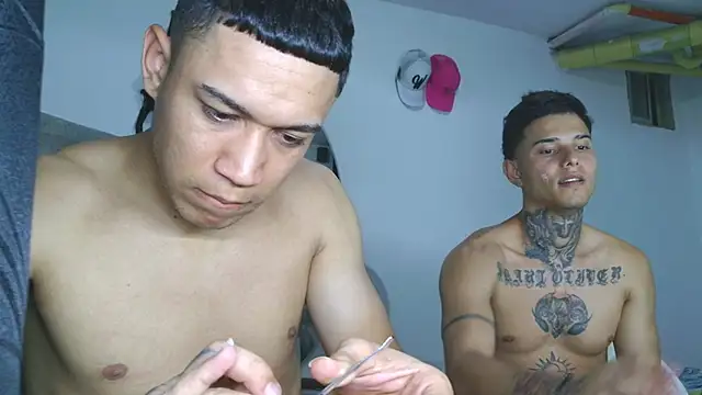 Snapshot of Skartoliver chatting on 09-16-25, 05:41 Skartoliver online show from 09-16-25, 05:41