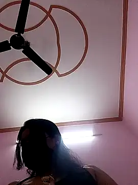 Snapshot of Beauty-khan chatting on 01-19-25, 07:37 Beauty-khan online show from 01-19-25, 07:37