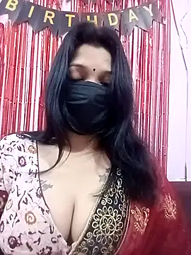 Snapshot of Beauty-khan chatting on 02-08-25, 06:22 Beauty-khan online show from 02-08-25, 06:22