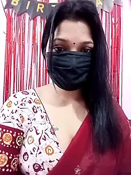 Snapshot of Beauty-khan chatting on 02-12-25, 08:40 Beauty-khan online show from 02-12-25, 08:40