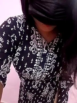 Snapshot of Beauty-khan chatting on 03-21-25, 11:23 Beauty-khan online show from 03-21-25, 11:23