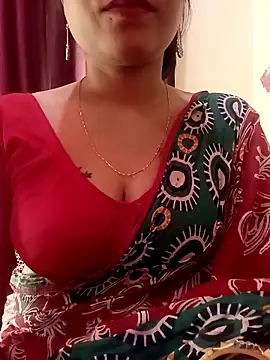 Snapshot of Beauty-khan chatting on 12-14-25, 06:45 Beauty-khan online show from 12-14-25, 06:45