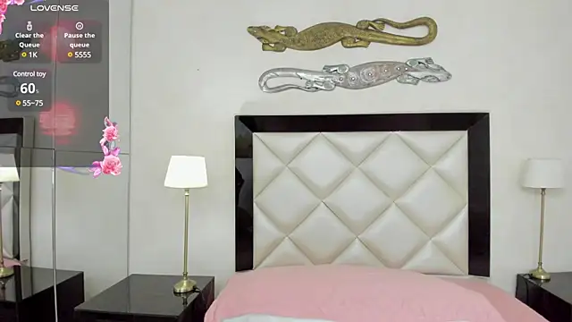 Snapshot of _luna__sweet_ chatting on 02-08-25, 03:41 luna sweet online show from 02-08-25, 03:41