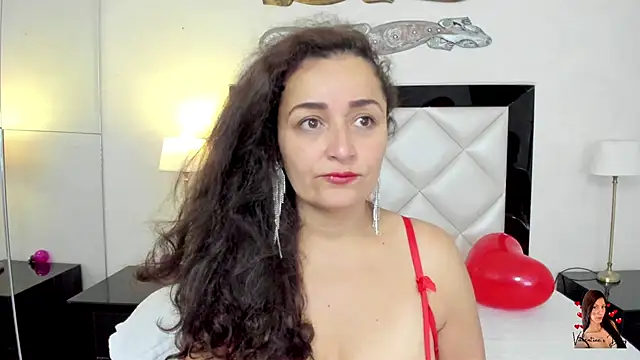 Snapshot of _luna__sweet_ chatting on 02-14-25, 03:43 luna sweet online show from 02-14-25, 03:43