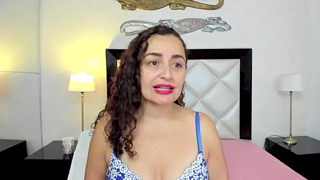 Snapshot of _luna__sweet_ chatting on 02-20-25, 03:12 luna sweet online show from 02-20-25, 03:12