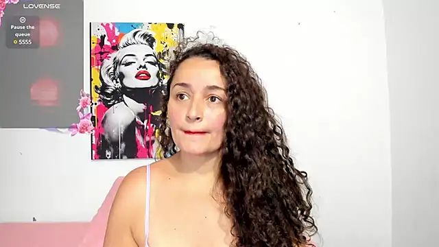 Snapshot of _luna__sweet_ chatting on 03-20-25, 05:58 luna sweet online show from 03-20-25, 05:58