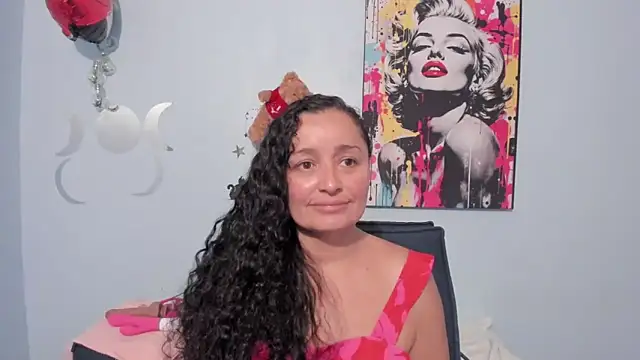 Snapshot of _luna__sweet_ chatting on 09-12-25, 06:19 luna sweet online show from 09-12-25, 06:19