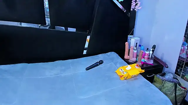 Cocoo Nuth online show from 10-30-25, 01:40