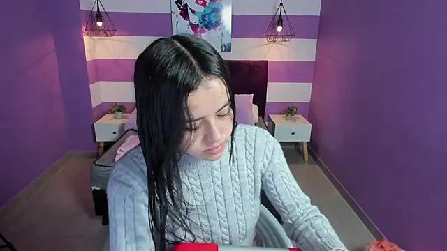 Snapshot of Alli_cooper chatting on 12-13-24, 12:39 Alli cooper online show from 12-13-24, 12:39