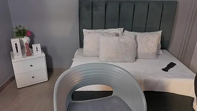 Alli cooper online show from 04-16-26, 01:34