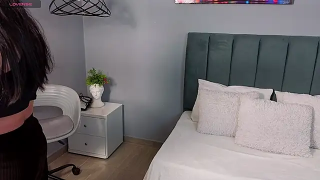 Alli cooper online show from 04-21-26, 01:39