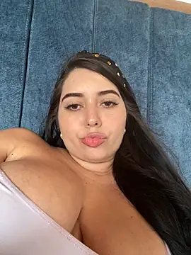 Snapshot of Tara__Sexy chatting on 02-07-25, 09:48 Tara Sexy online show from 02-07-25, 09:48