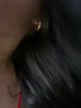 Snapshot of Tara__Sexy chatting on 02-18-25, 01:33 Tara Sexy online show from 02-18-25, 01:33