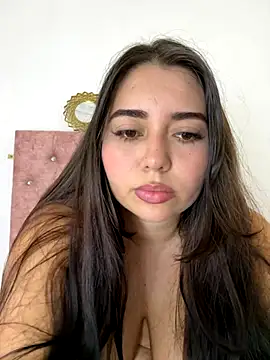 Snapshot of Tara__Sexy chatting on 09-13-25, 01:44 Tara Sexy online show from 09-13-25, 01:44