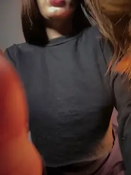 Snapshot of Zeli_66 chatting on 12-17-25, 03:56 Zeli 66 online show from 12-17-25, 03:56