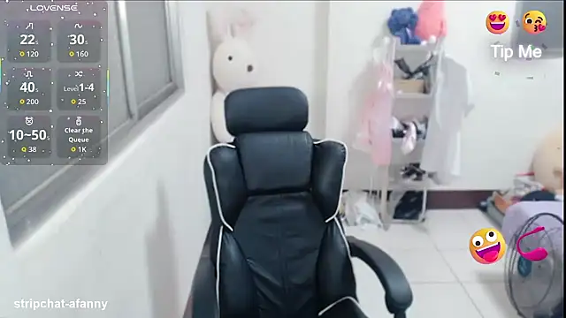 aFanny online show from 04-17-26, 01:47