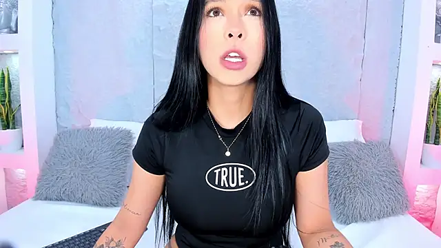 MiaCollson online show from 11-14-25, 05:33