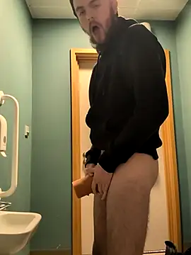 Snapshot of Alfie41105 chatting on 03-20-26, 12:10 Alfie41105 online show from 03-20-26, 12:10