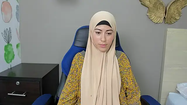 chaymae nah  online show from 12-05-24, 05:37