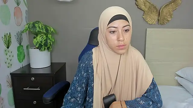 chaymae nah  online show from 12-06-24, 02:46