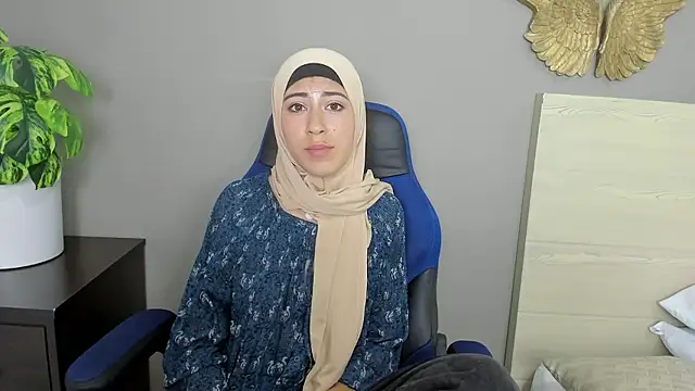 chaymae nah  online show from 12-06-24, 08:59