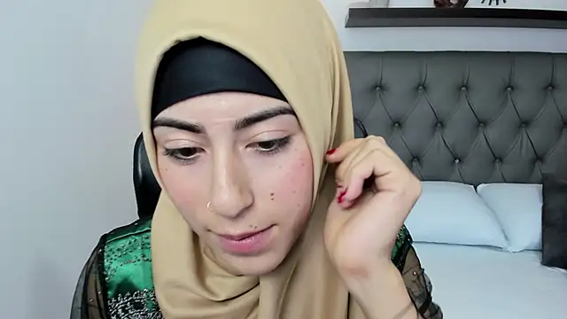 chaymae nah  online show from 01-17-25, 11:49