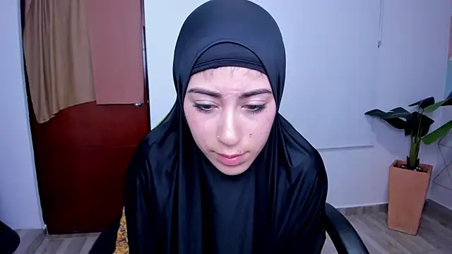 chaymae nah  online show from 03-11-25, 02:10