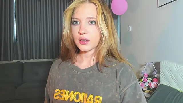 HanahCute online show from 03-14-25, 12:32