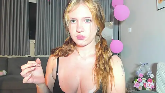 HanahCute online show from 03-15-25, 06:43