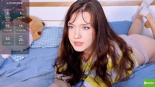 HanahCute online show from 11-17-25, 01:22