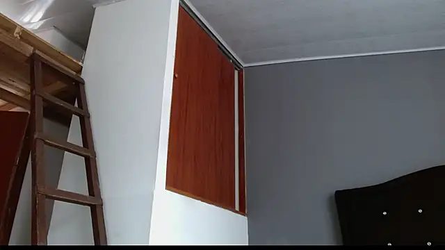 Snapshot of Emilia_1995 chatting on 07-09-26, 02:54 Emilia 1995 online show from 07-09-26, 02:54