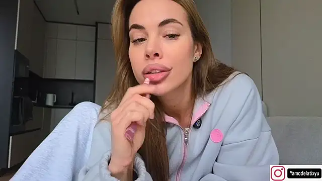 Snapshot of diffgirls2 chatting on 12-03-25, 10:13 diffgirls2 online show from 12-03-25, 10:13