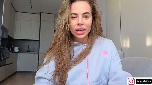 Snapshot of diffgirls2 chatting on 12-05-25, 11:08 diffgirls2 online show from 12-05-25, 11:08