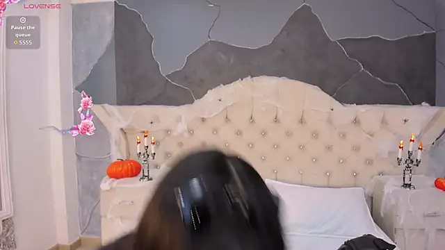 AmberGreyy  online show from 10-07-25, 05:32