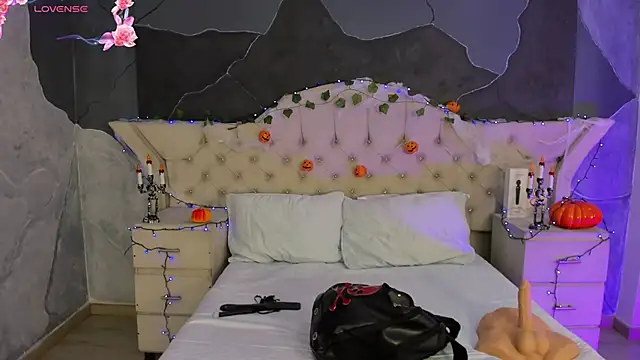 AmberGreyy  online show from 10-23-25, 05:23