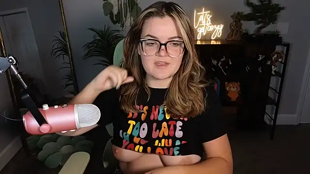 rodeobrii online show from 10-14-25, 01:50