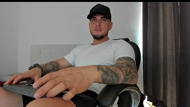 Teilor Creed online show from 11-23-25, 06:08