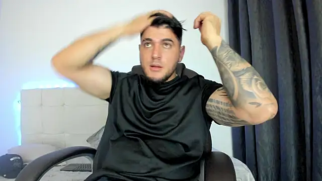 Snapshot of Teilor_Creed chatting on 02-02-26, 11:47 Teilor Creed online show from 02-02-26, 11:47