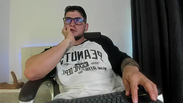 Snapshot of Teilor_Creed chatting on 02-09-26, 07:29 Teilor Creed online show from 02-09-26, 07:29