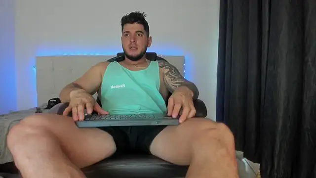 Snapshot of Teilor_Creed chatting on 02-19-26, 10:50 Teilor Creed online show from 02-19-26, 10:50