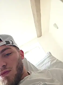 Snapshot of incr18 chatting on 02-09-26, 11:36 incr18 online show from 02-09-26, 11:36