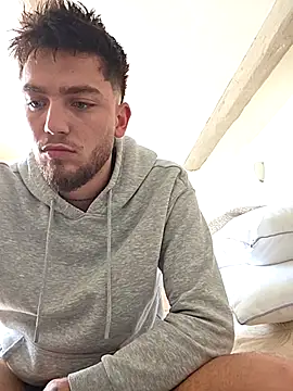 Snapshot of incr18 chatting on 02-18-26, 12:12 incr18 online show from 02-18-26, 12:12