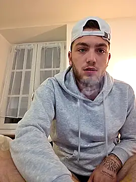 Snapshot of incr18 chatting on 03-19-26, 08:35 incr18 online show from 03-19-26, 08:35