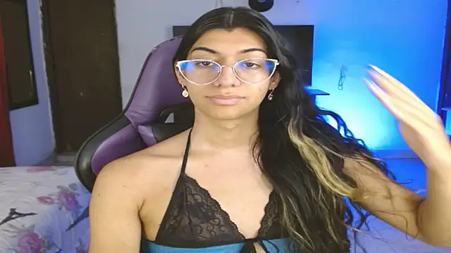 engielphoenis14 online show from 12-04-25, 09:01