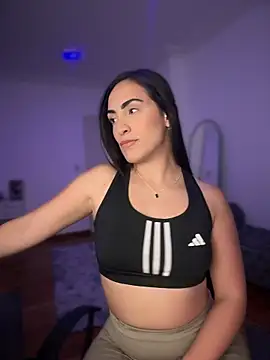 Snapshot of alessandra-a chatting on 02-18-26, 01:56 alessandra-a online show from 02-18-26, 01:56