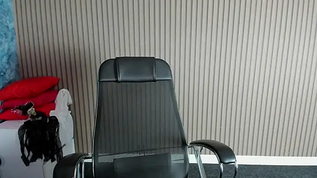 Emily Gin online show from 10-30-25, 10:06