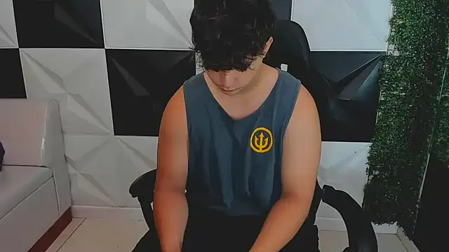 Dani cumboy online show from 10-04-25, 02:15