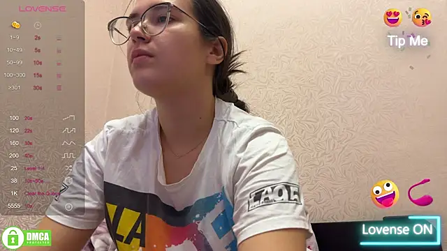 Snapshot of the_princese chatting on 02-02-25, 09:02 the princese online show from 02-02-25, 09:02