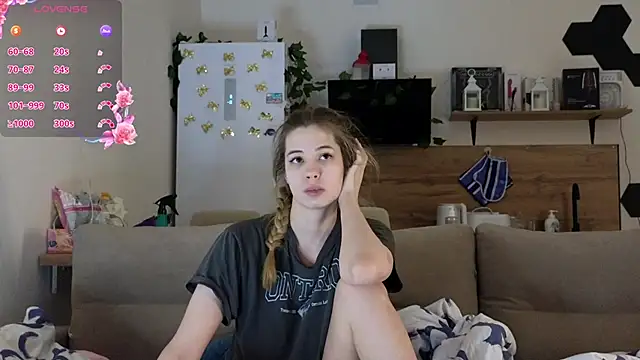 Girl alone home online show from 03-11-25, 03:48