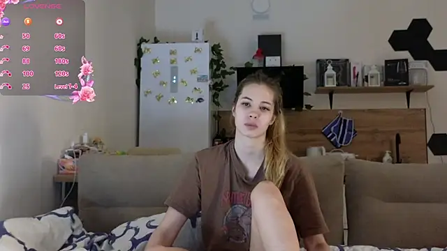 Girl alone home online show from 03-15-25, 01:41